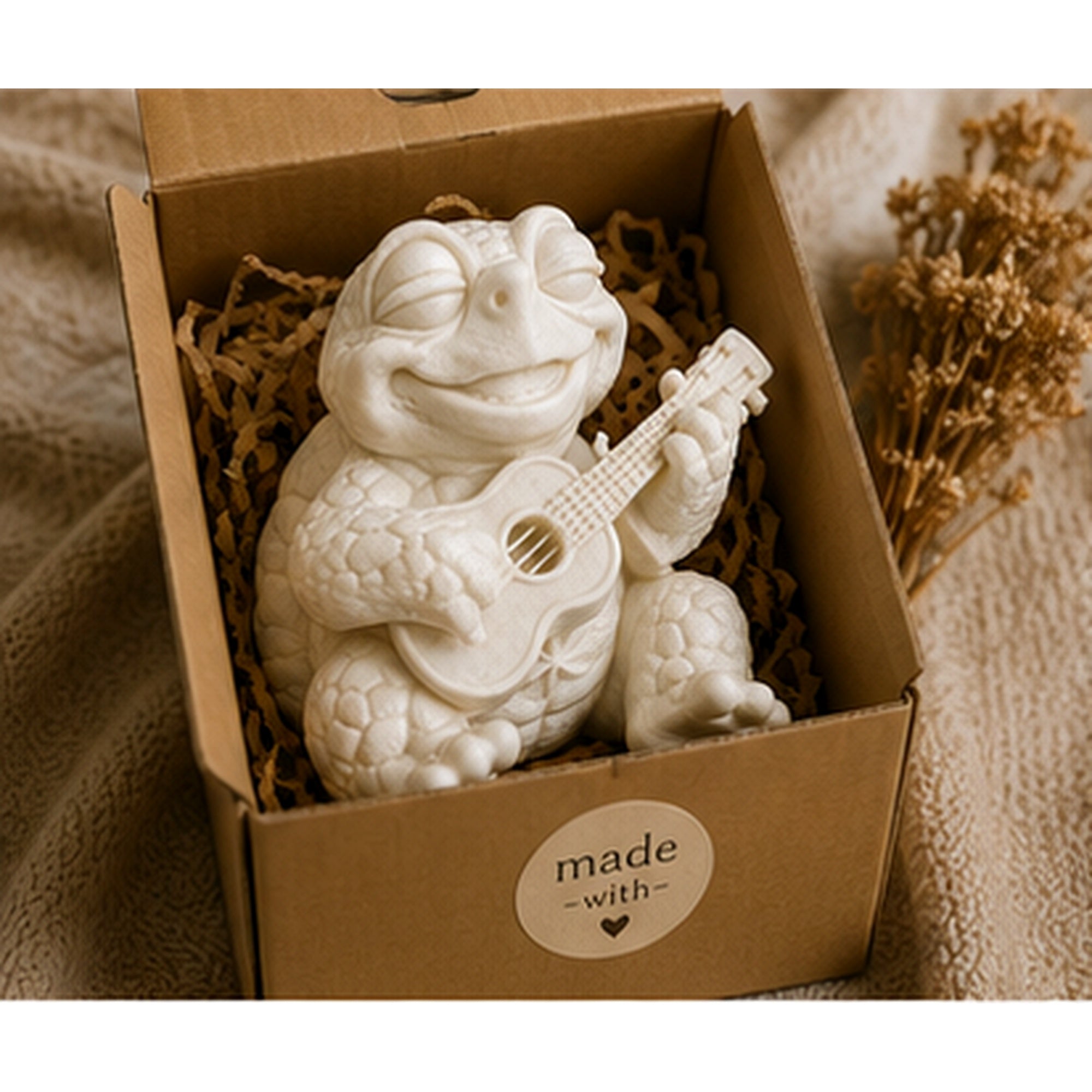 Weiße Shellax Figur Ray als Geschenkidee für kreative Bemalprojekte.